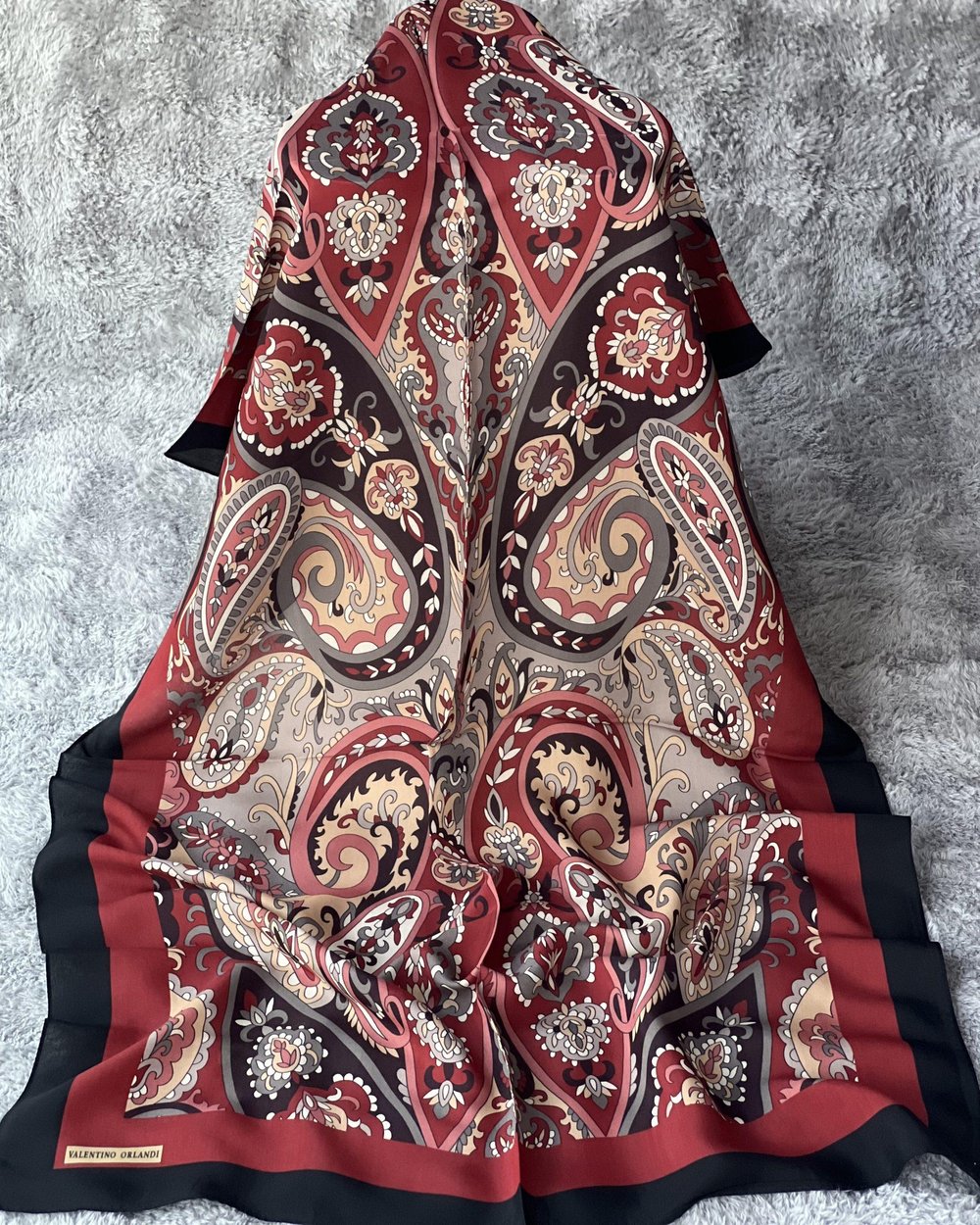 Valentino Orlandi Laura Şal - Blood Red
