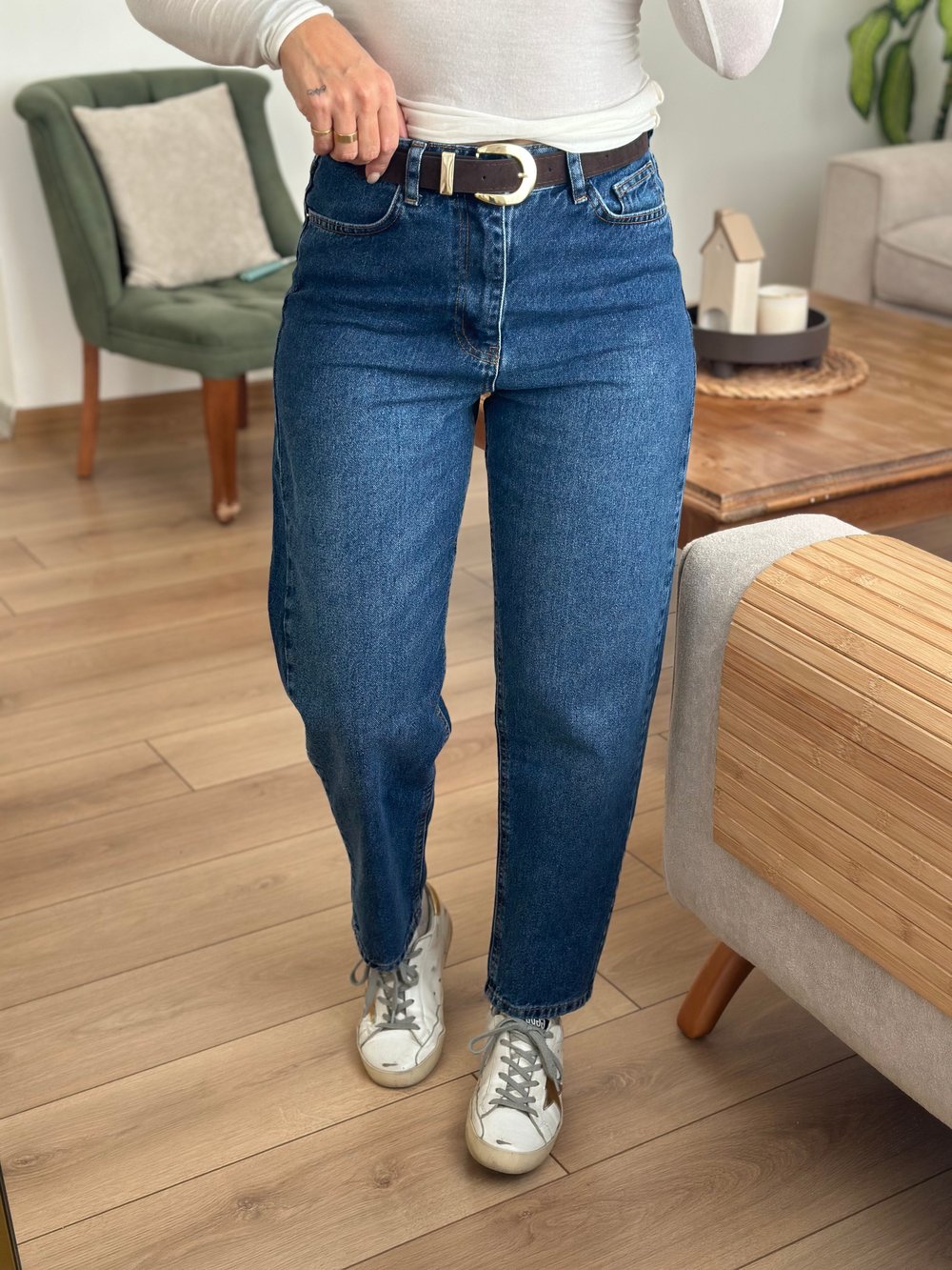 Mavi Kemerli Mom Pantolon