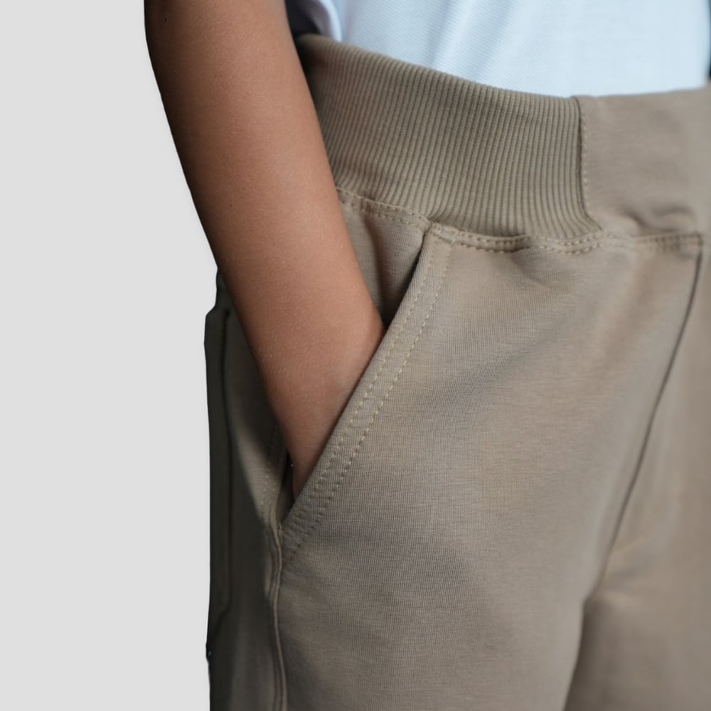 Beli Lastikli Bej Penye Okul Pantolonu 11-16 Yaş