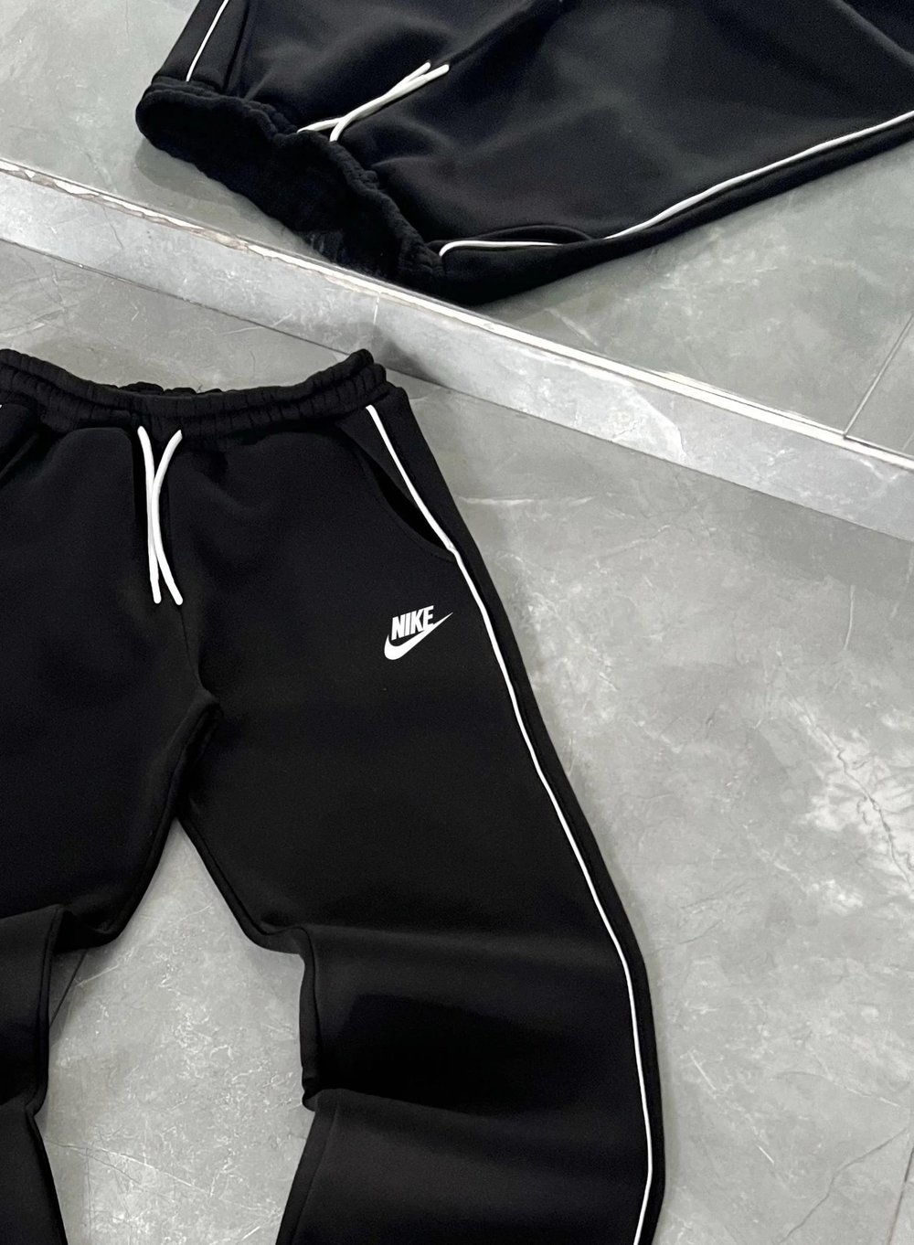 Siyah Biyeli Nike Eşofman