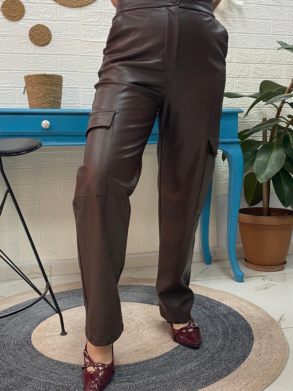 KARGO CEPLİ DERİ PANTOLON