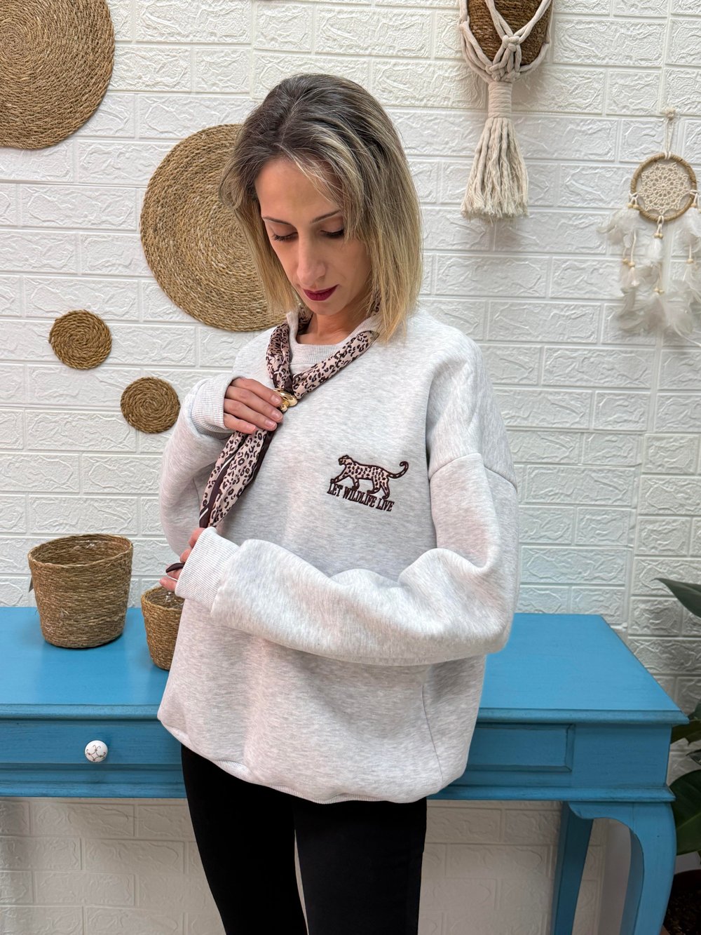 Leopar Baskılı Fularlı Sweat