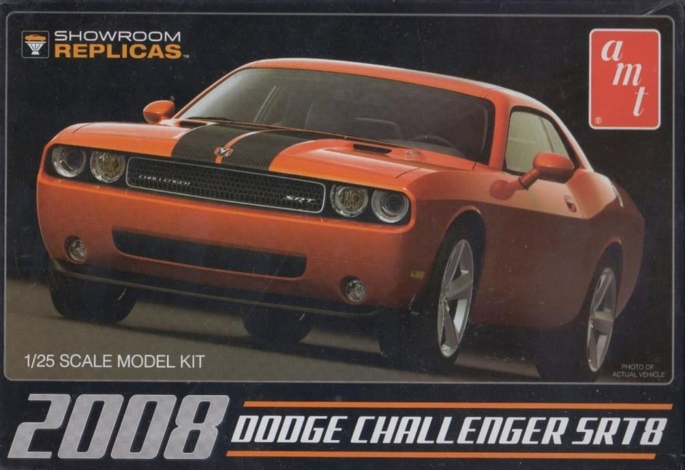AMT 615 1/25 Ölçek, 2008 Dodge Challenger SRT8