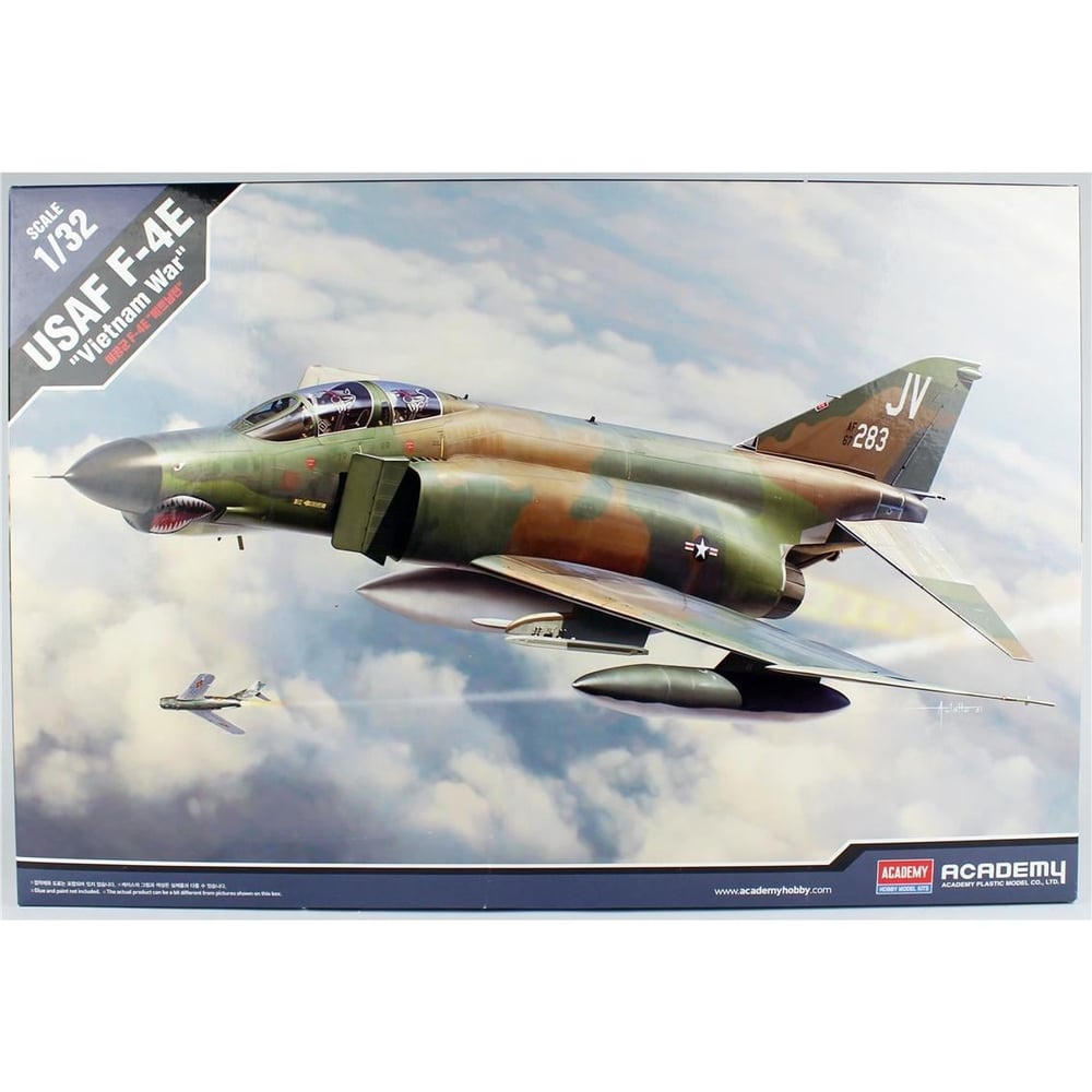 Academy 12133 1/32 Ölçek, USAF F-4E Savaş Uçağı (Vietnam Savaşı), Plastik Model Kiti