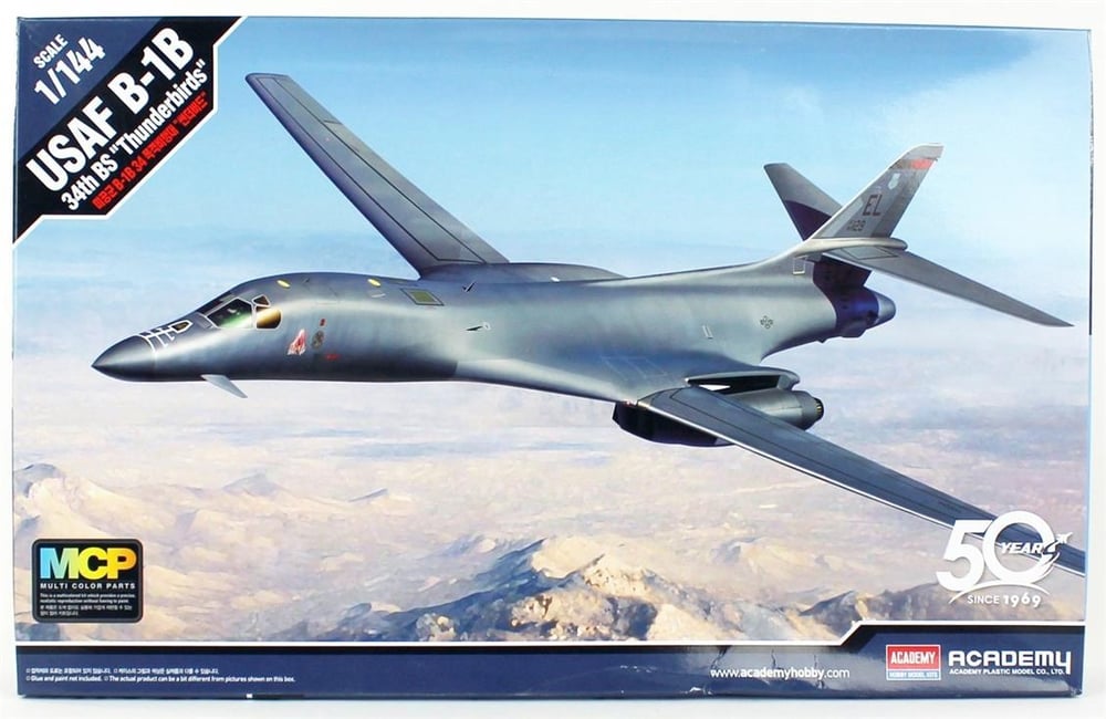 Academy 12620 1/144 Ölçek, ABD Hava Kuvvetleri B-1B Lancer Savaş Uçağı, Plastik Model Kiti