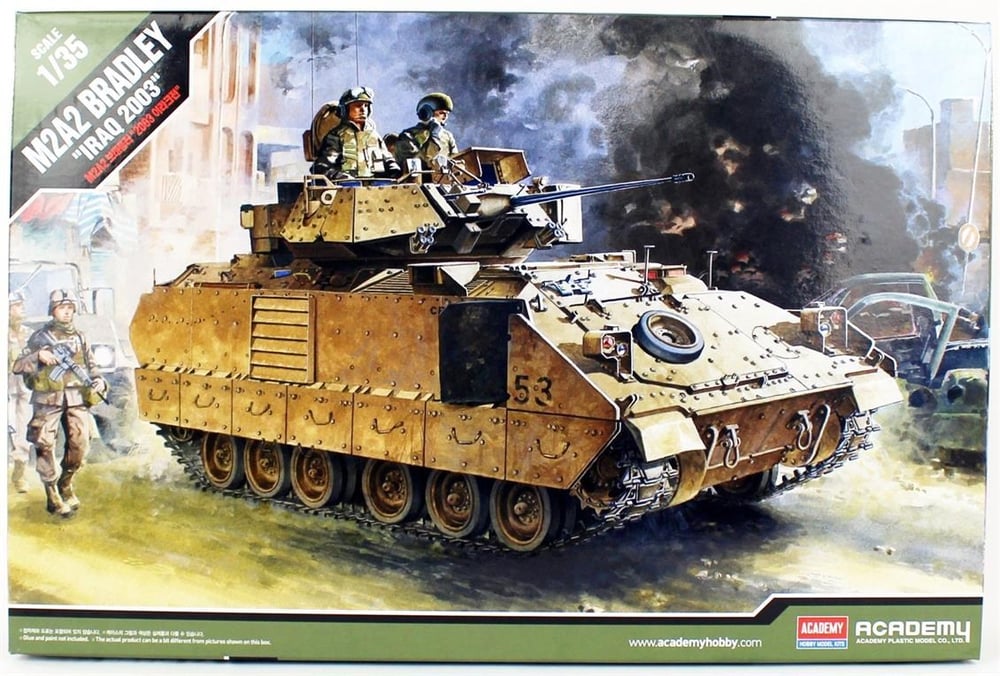 Academy 13205 1/35 Ölçek, M2A2 Bradly (Irak) Tankı, Plastik Model Kiti