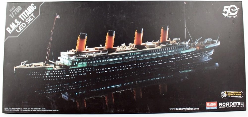 Academy 14220 1/700 Ölçek, R.M.S. Titanik Transatlantik (Led Işıklı), Plastik Yolcu Gemisi Maketi