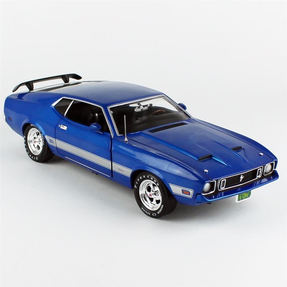 AutoWorld AMM1323 1/18 Ölçek, 1973 Ford Mustang Mach 1 (Class of 1973), Blue Glow, Sergilemeye Hazır Metal Araba Modeli