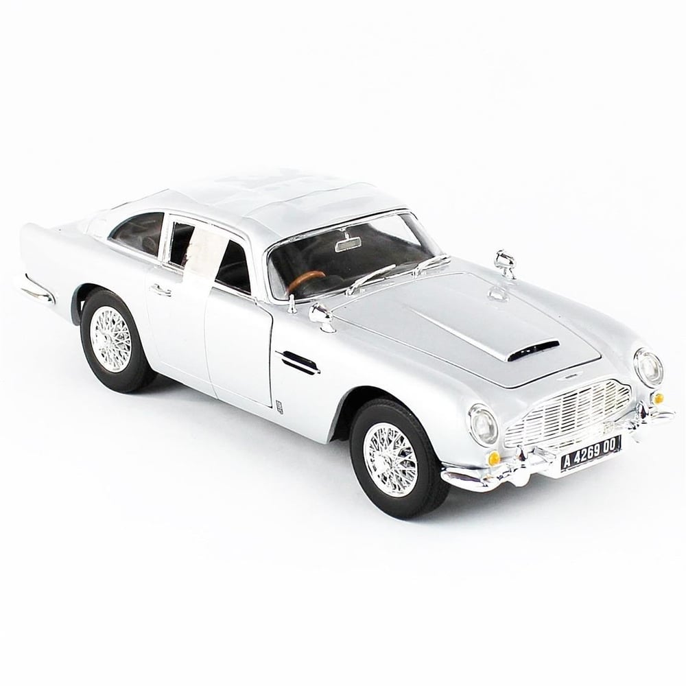 AutoWorld AWSS131 1/18 Ölçek, 1965 James Bond Aston Martin No Time To Die, Silver, Sergilemeye Hazır Metal Araba Modeli