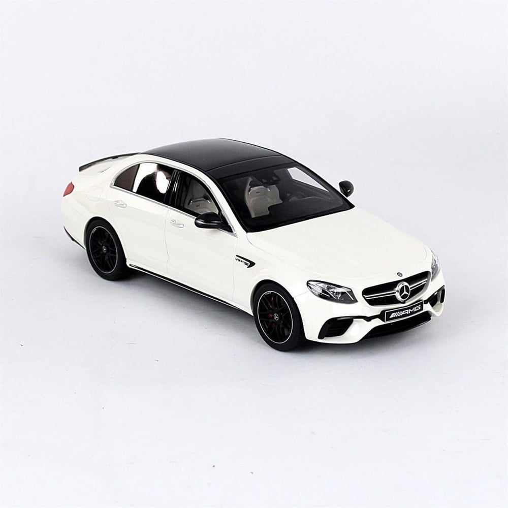 GT Spirit B66965711 1/18 Ölçek, Mercedes Benz AMG E63 S W213 Novelty, Sergilemeye Hazır Metal Araba Modeli