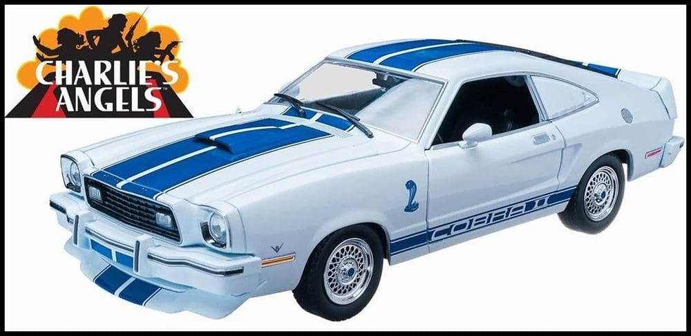 Greenlight 12880T 1/18 Ölçek, 1976 Ford Mustang Cobra II, Beyaz-Mavi, Sergilemeye Hazır Metal Araba Modeli