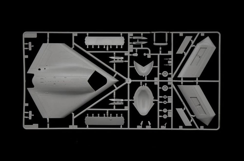 Italeri 1421S 1/72 Ölçek, Northrop Grumman X-47 B UCAV Drone, Plastik Model kiti