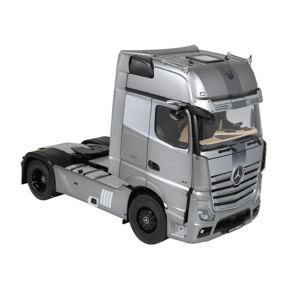 NZG 1077/55 1/18 Ölçek, Mercedes-Benz ACTROS Giga (Edition 3), Metalik Gümüş, Sergilemeye Hazır Metal Çekici Modeli