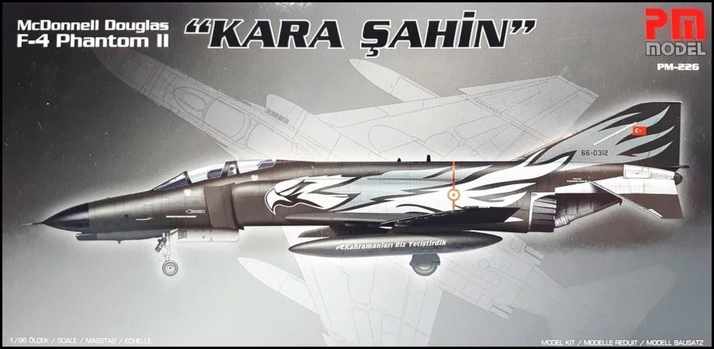 PM Model 226 1/18 Ölçek, F-4 Phantom II ( Kara Şahin ) Avcı-Bombardıman Uçağı, Plastik Model kiti
