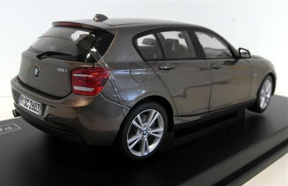 Paragon 97006 1/18 Ölçek, BMW F20 (1.Seri) Sparkling Bronze Sergilemeye Hazır Metal Araba Modeli