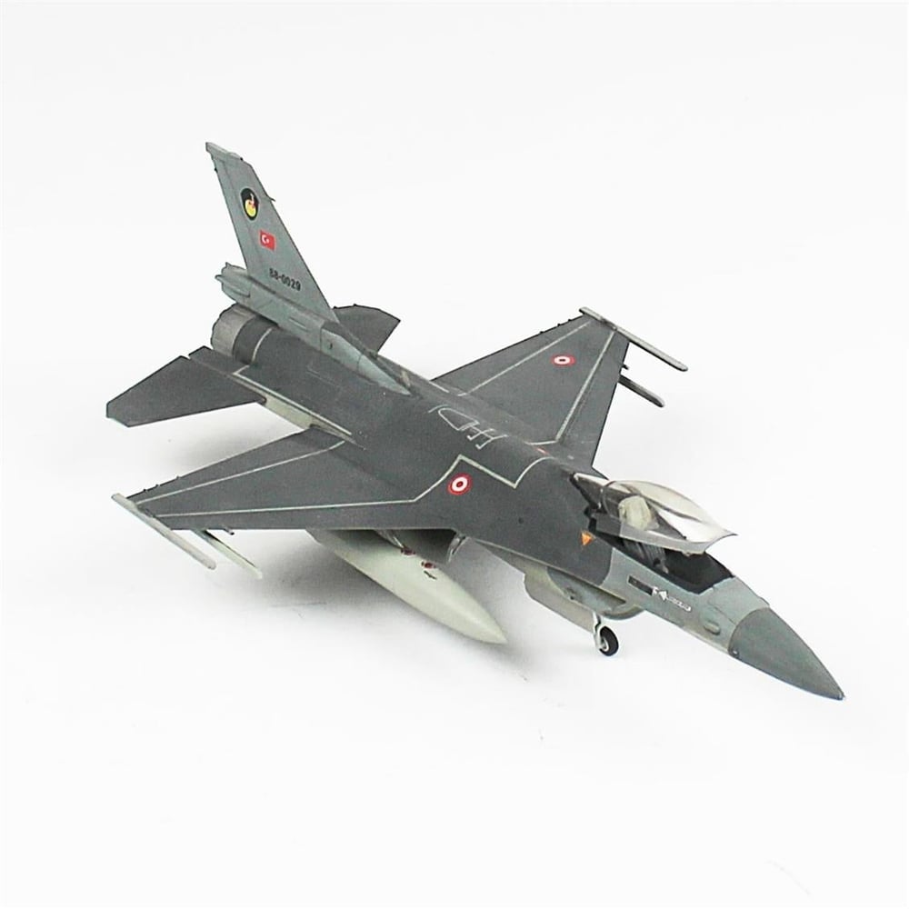 QD013 1/72 F-16C   Fighting Falcon Sergilemeye Hazır Plastik Uçak Modeli
