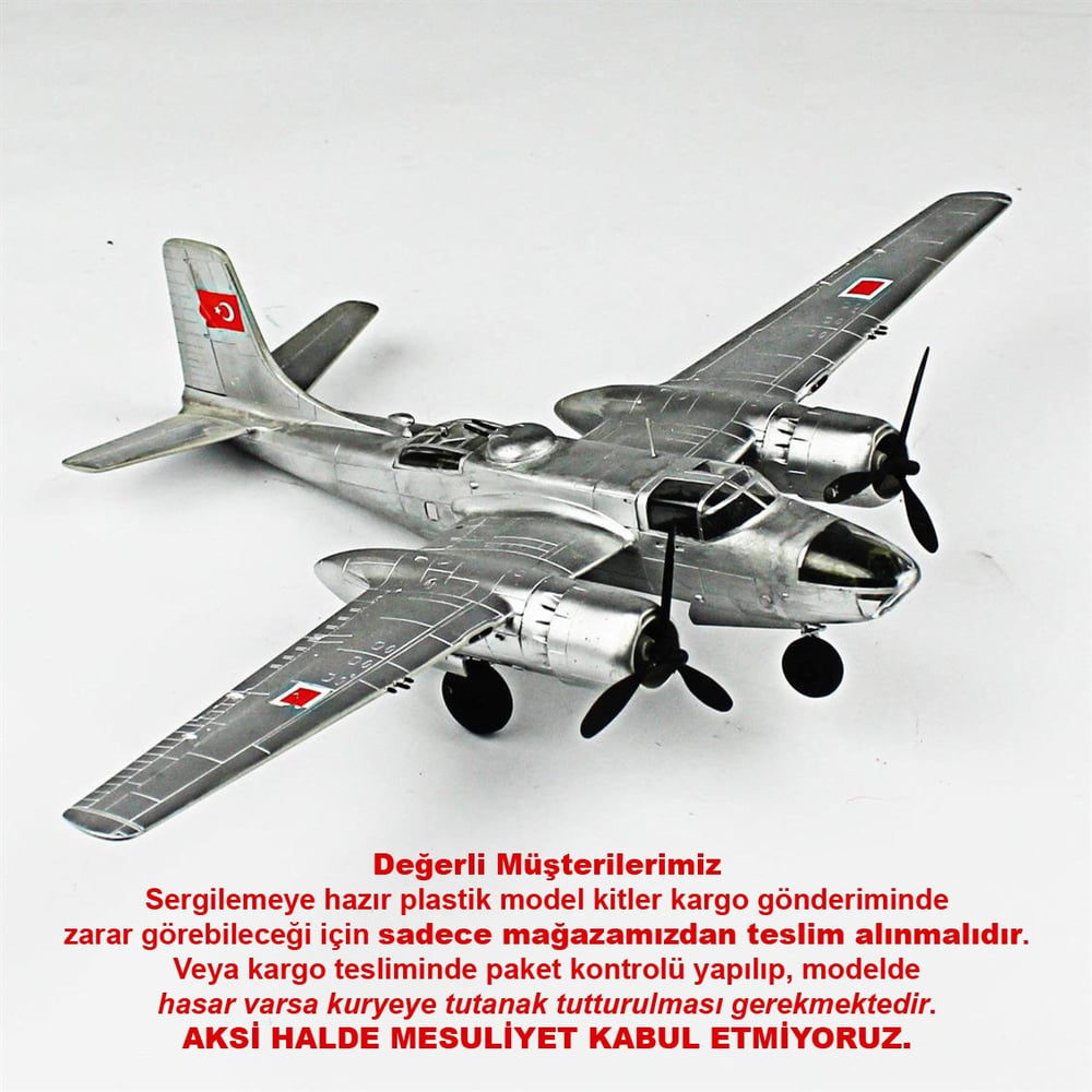 QD103 1/72 A-26C Invader Sergilemeye Hazır Plastik Uçak Modeli