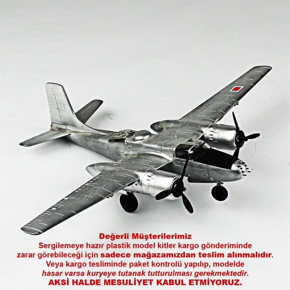 QD104 1/72 A-26B Invader Sergilemeye Hazır Plastik Uçak Modeli