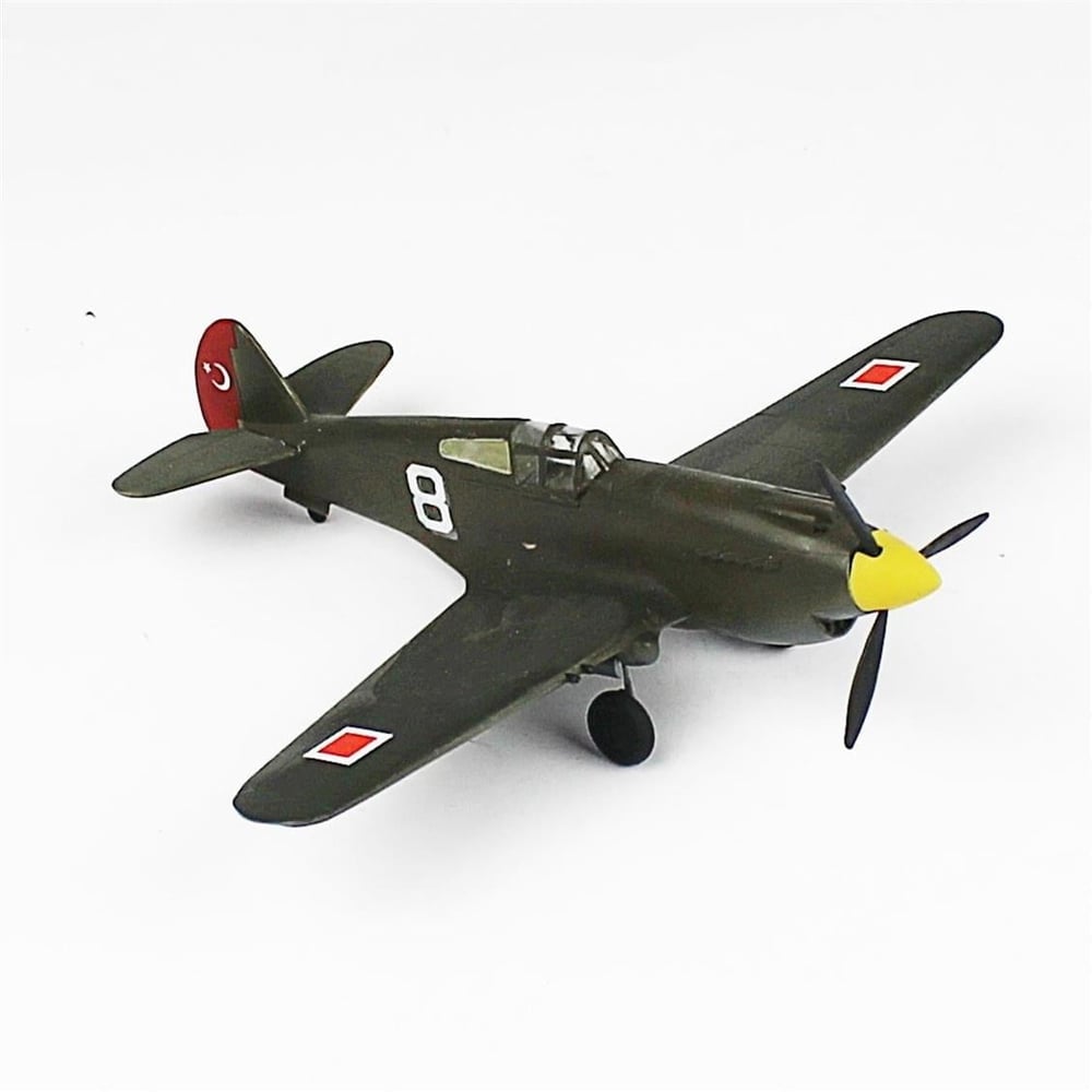 QD130 1/72 P-40C Warhawk Sergilemeye Hazır Plastik Uçak Modeli