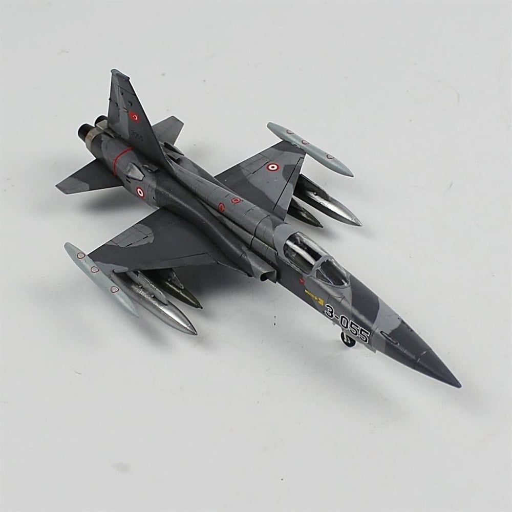 QD158 1/72 Ölçek, NF-5A Freedom Fighter EX KLU, F16 TuAF Zebra Şemalı Sergilemeye Hazır Plastik Uçak Maketi