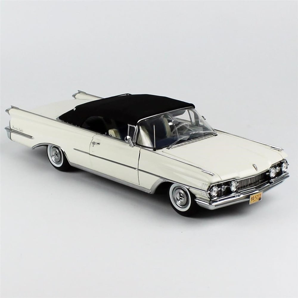 Sunstar 5233 1/18 Ölçek, 1959 Oldsmobile-98,Tek Kapı, Kapalı Tenteli, Polaris Beyazı, Sergilemeye Hazır Metal Araba Modeli