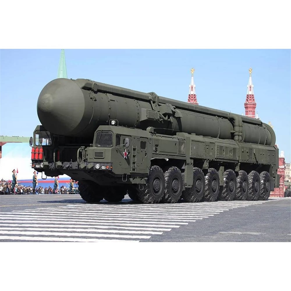 Trumpeter 01082 1/35 Ölçek, 15U175 TEL of RS-12M1 Topol-M ICBM, Mobil Füze Sistemi Plastik Model Kiti