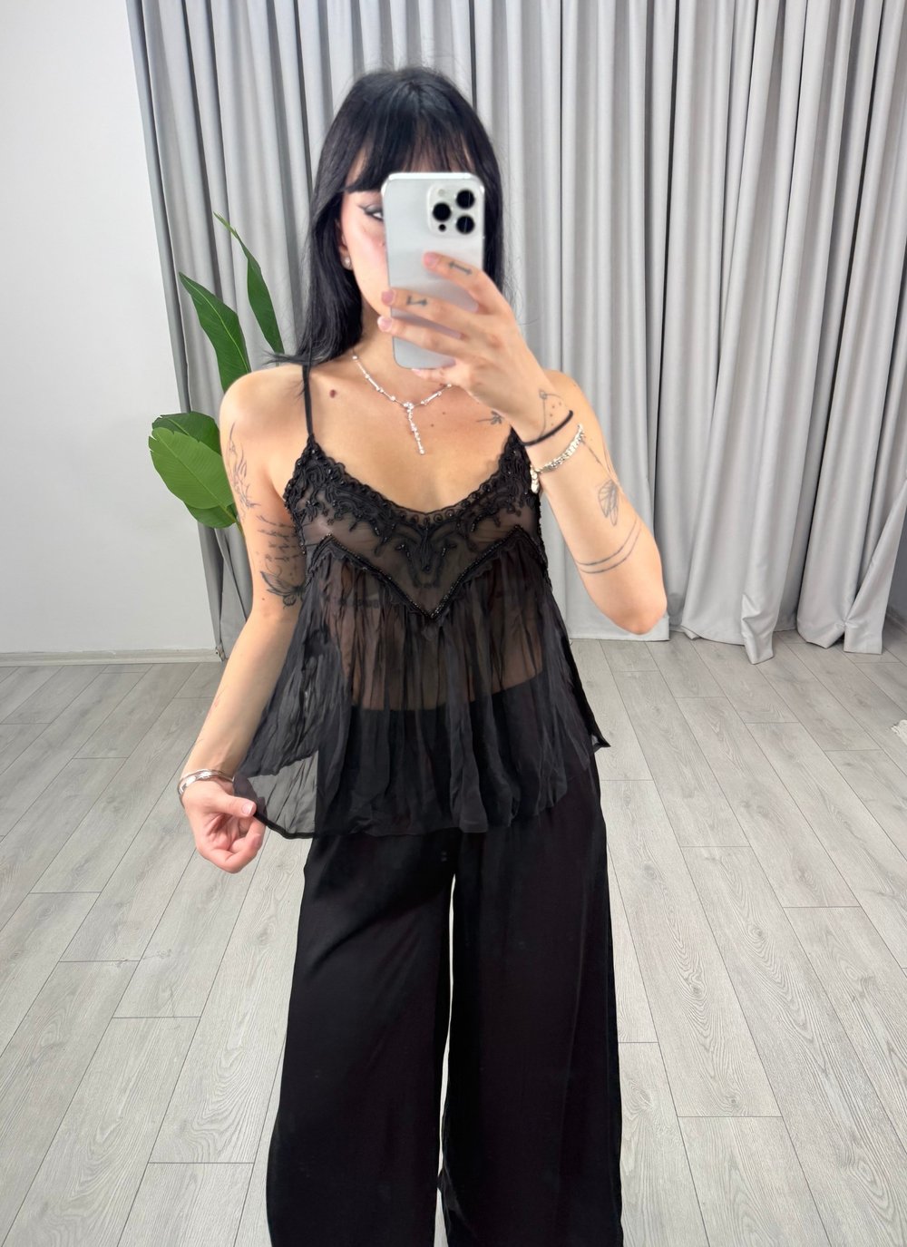 Jasmine Dökümlü Bluz Siyah