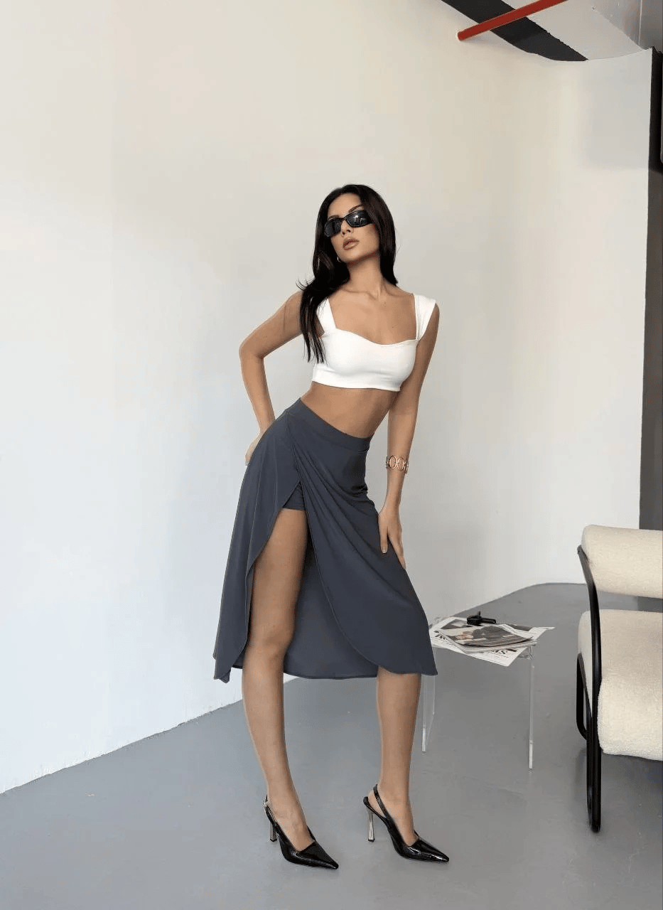 Cepli Şortlu Yırtmaçlı Etek - Siyah