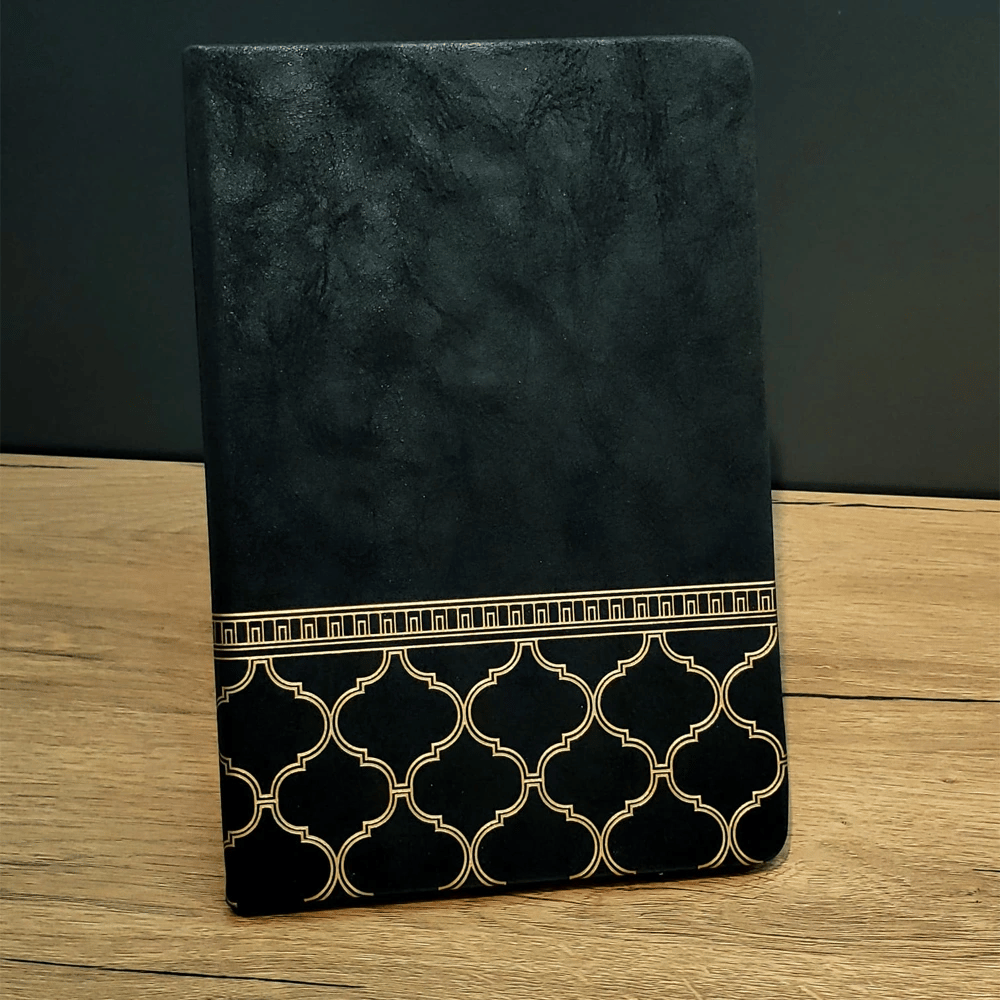 Gold İşlemeli Siyah Deri Defter