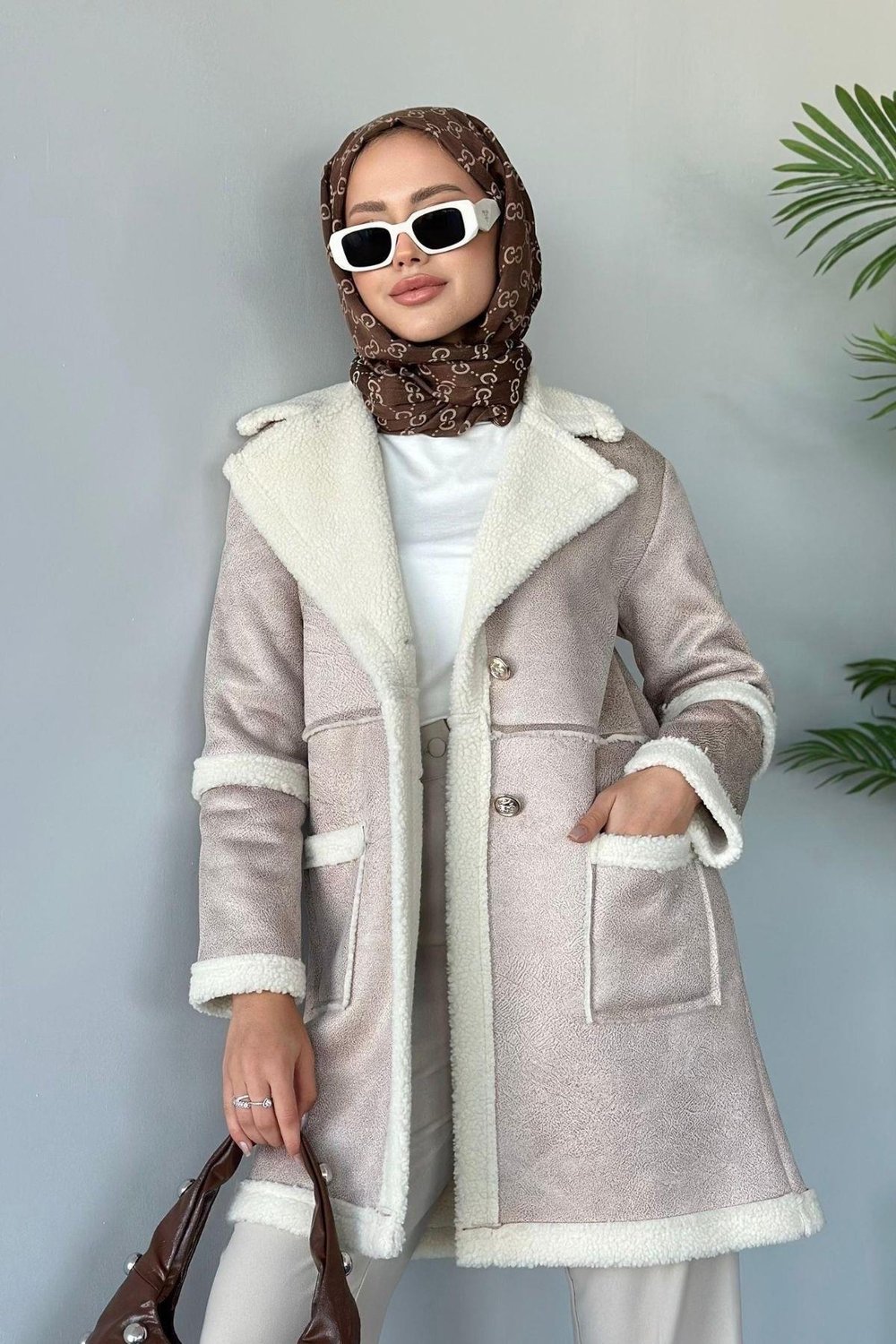 Deri Kürklü Düğmeli Kaban- Vizon