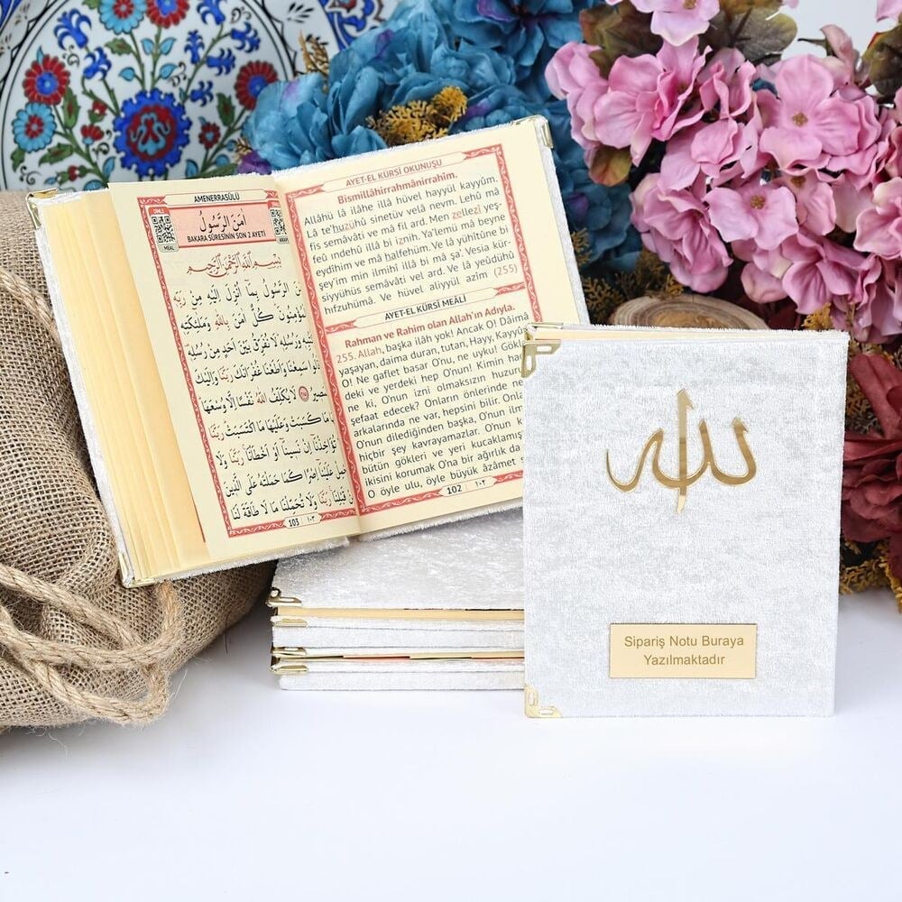 Kadife Kaplı Yasin Kitabı 10 Adet Çanta Boy 12×16, 128 Sayfa Allah Lafızlı, İsim Baskılı-Beyaz