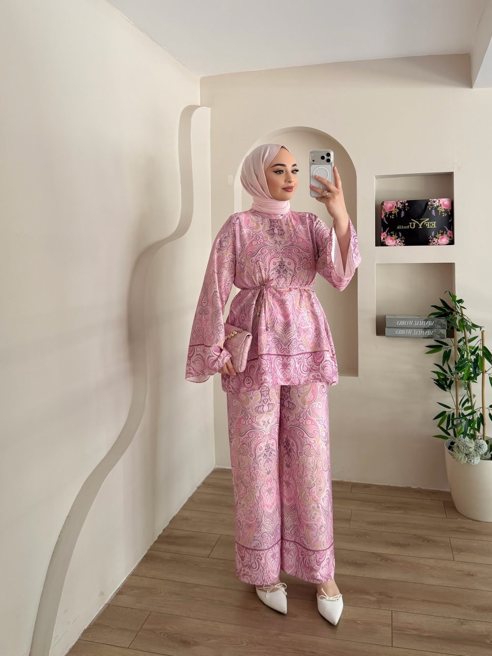 Ahenk Desenli Saten Takım
