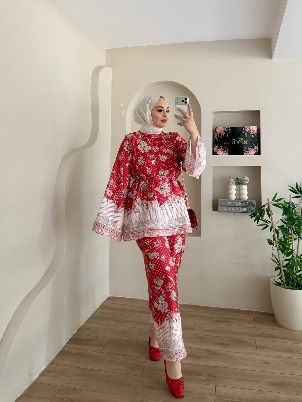 Ahenk Desenli Saten Takım