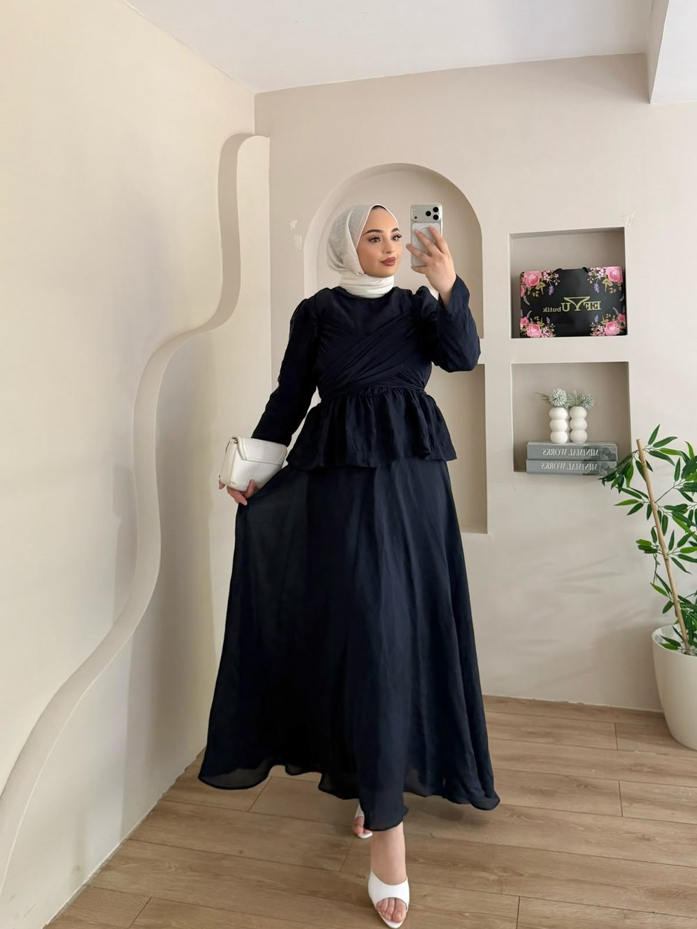 Almond Omuzdan Bağcık Detaylı Etekli Takım