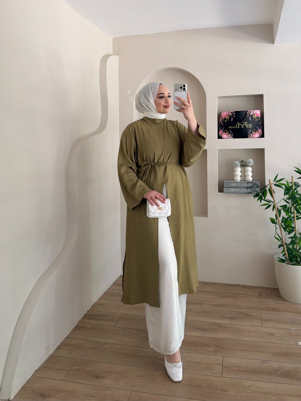 Flova Uzun Yırtmaçlı Gömlek