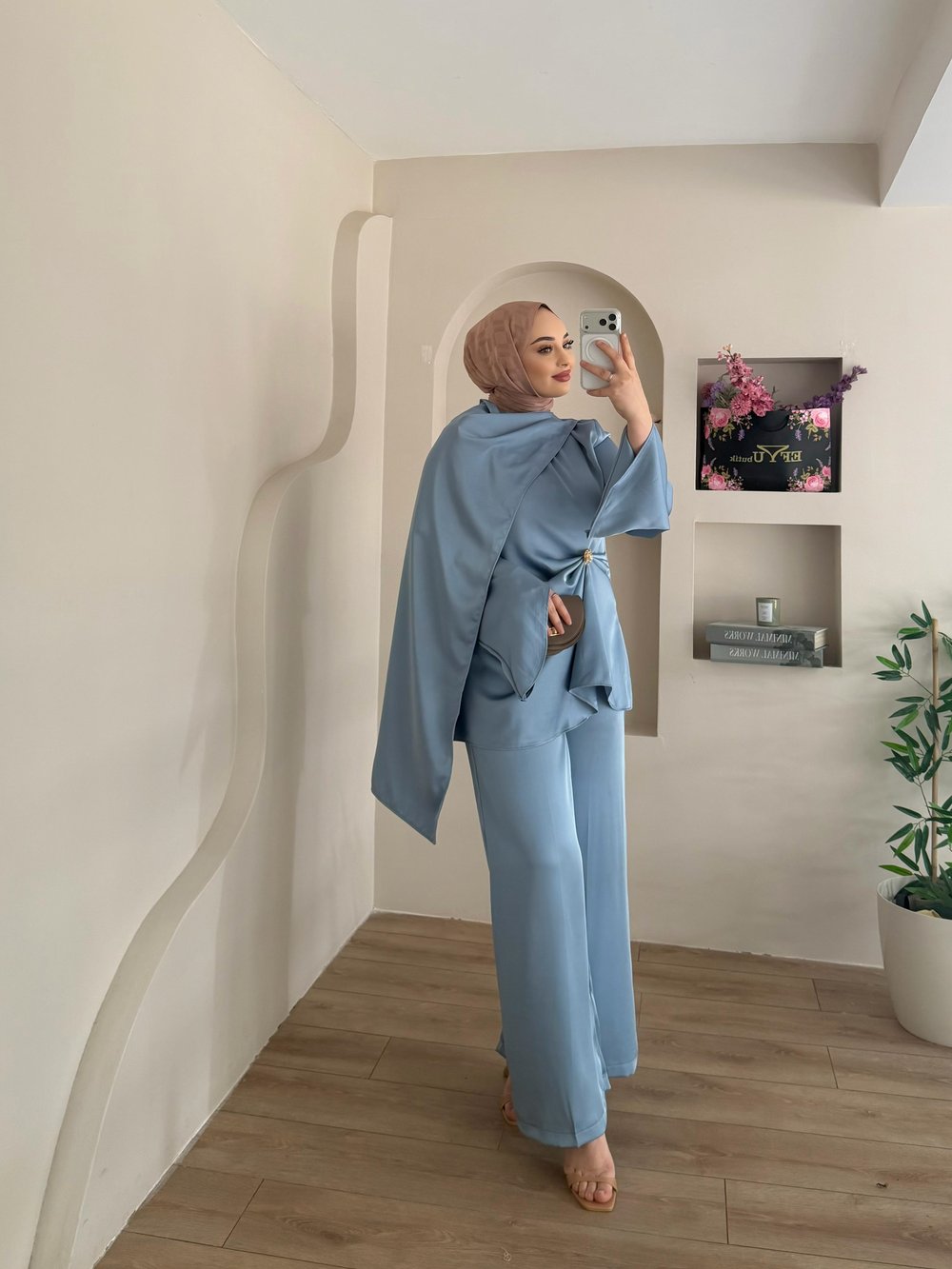 Minze Omuz Detay Broşlu Takım
