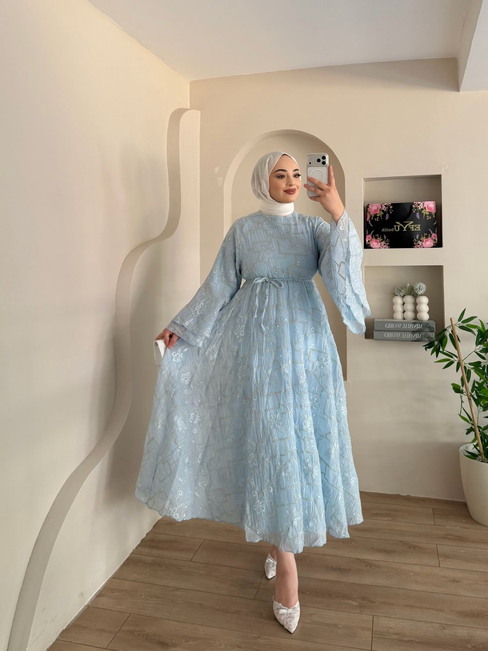 Molira Payet İşlemeli Dantel Elbise