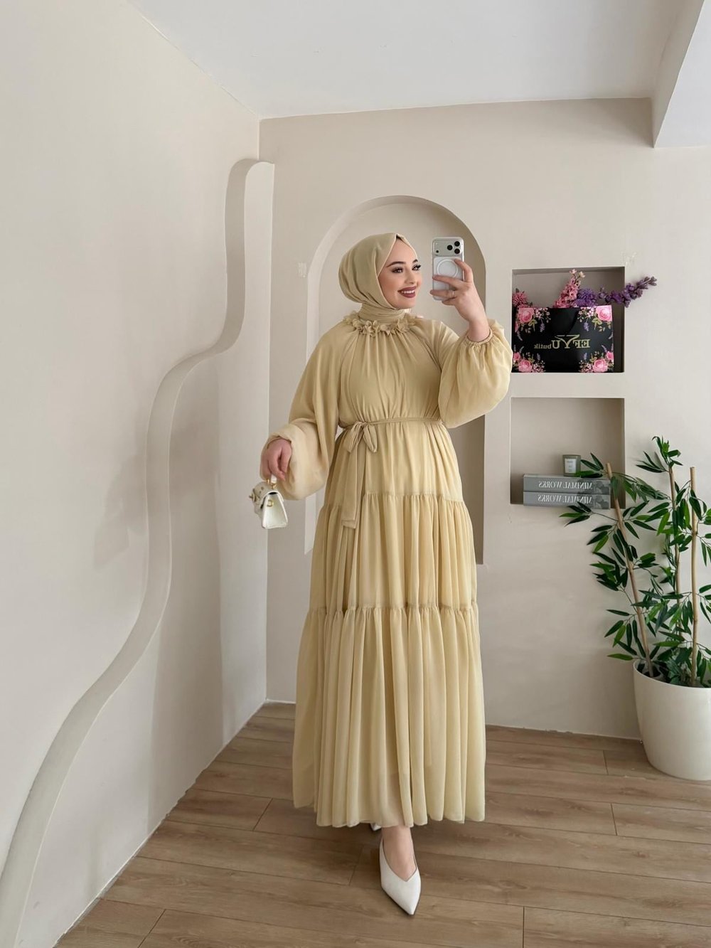 Nesli Çiçek Detay Şallı Elbise
