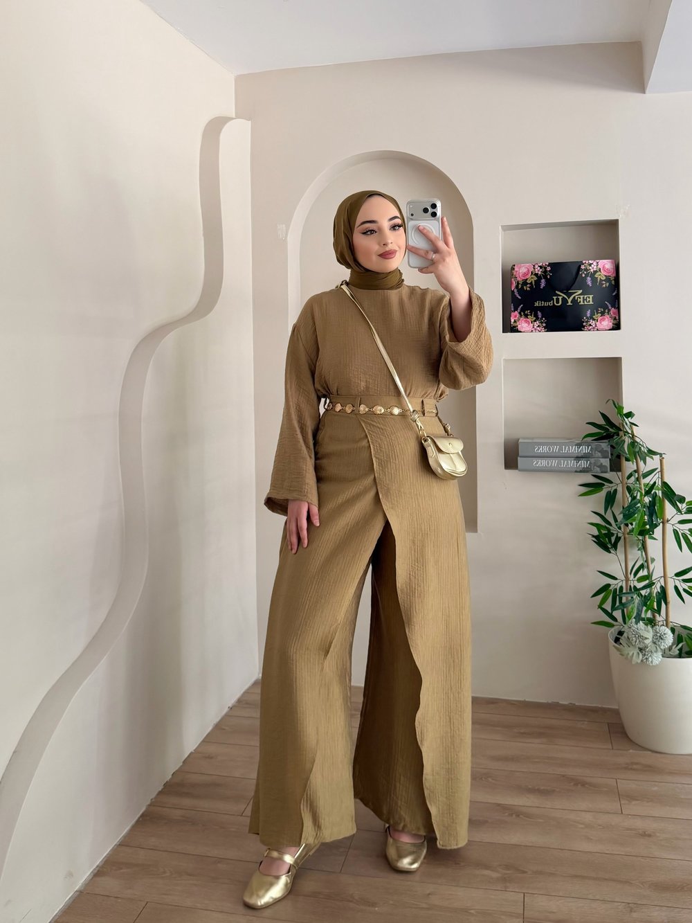 Nuria Gold Kemerli Takım