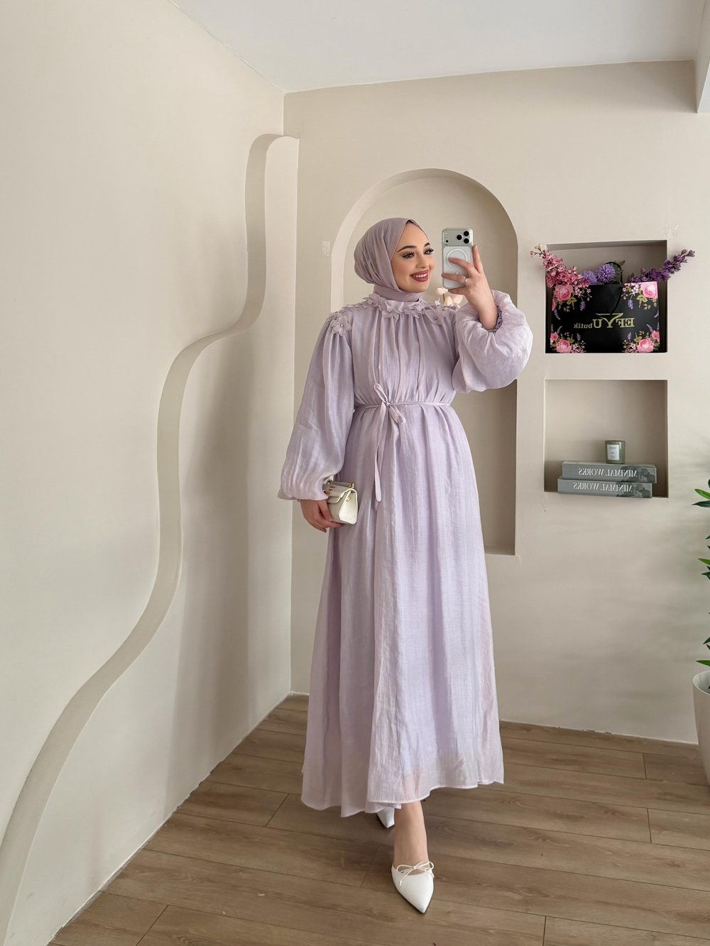 Omuz Çiçek Detaylı Elbise