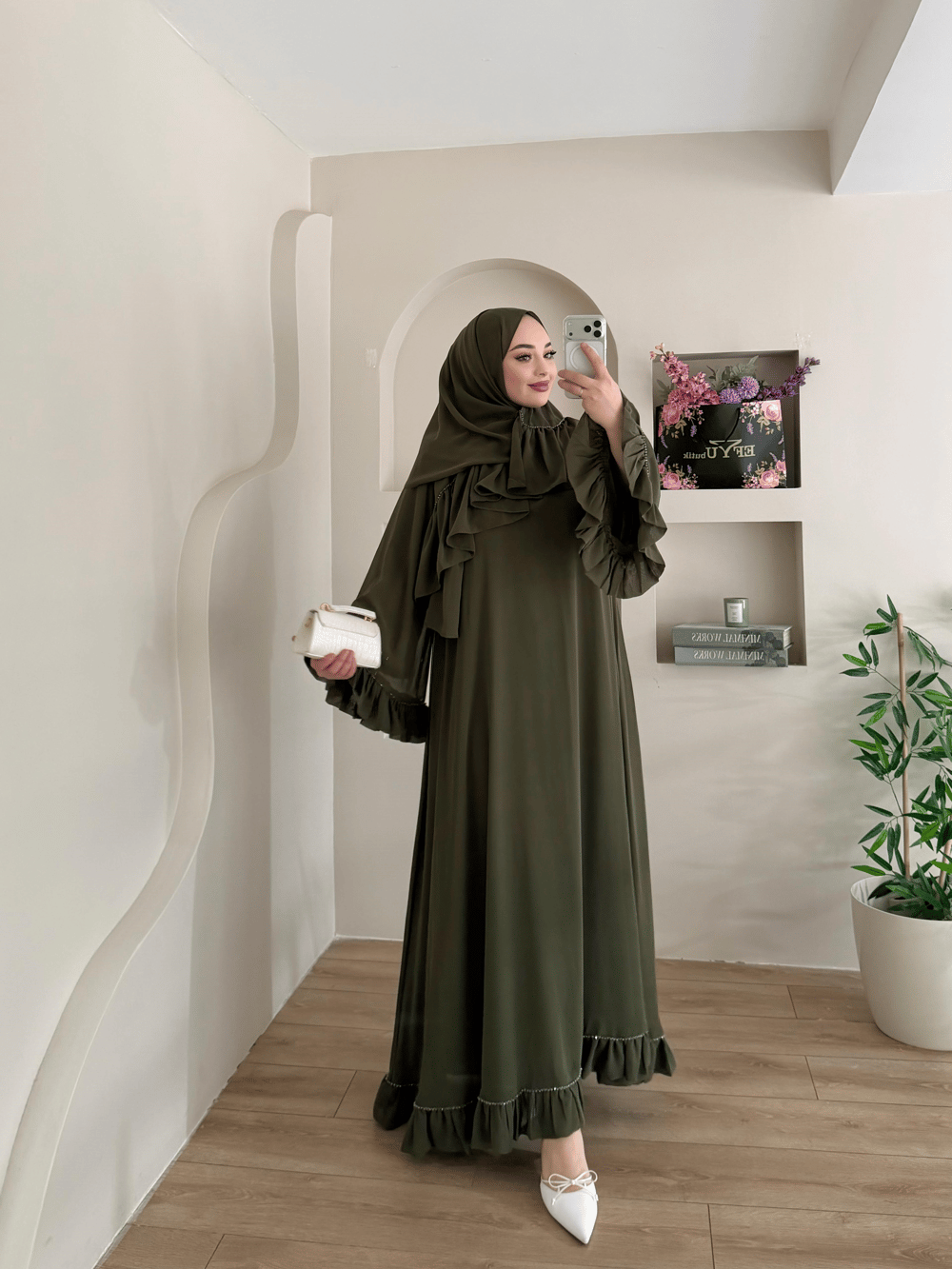 Tasha Şallı Abaya