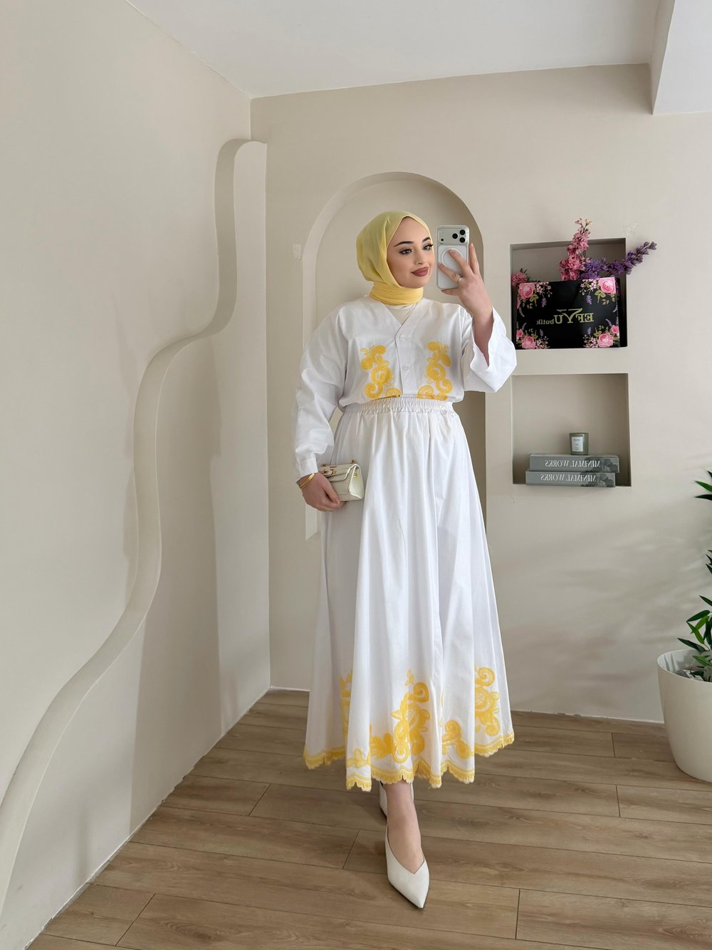 Viyona Nakış Detaylı Etekli Takım 