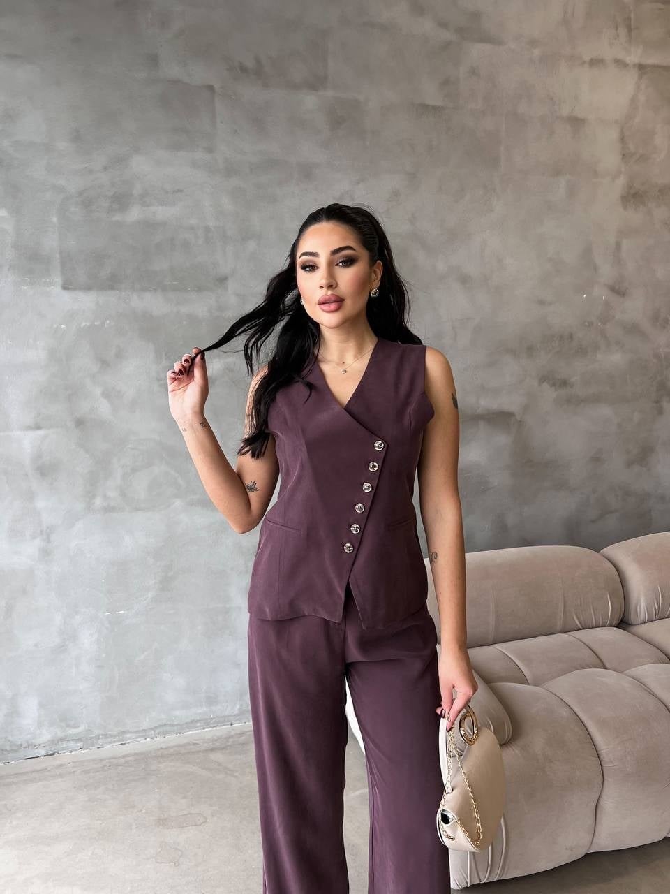 Modern Kesim Yelek Pantolon Takım – Şık Ve Güçlü Kadın Stili