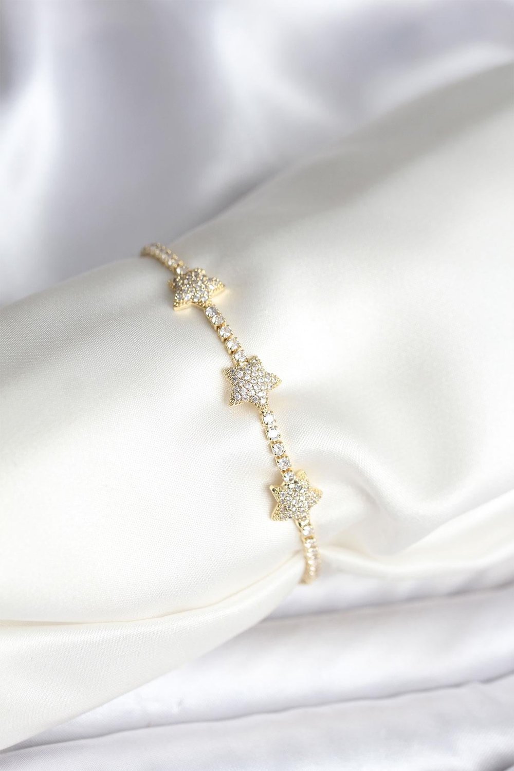 Yıldız Model Zirkon Taşlı Gold Renk Pirinç Su Yolu Kadın Bileklik