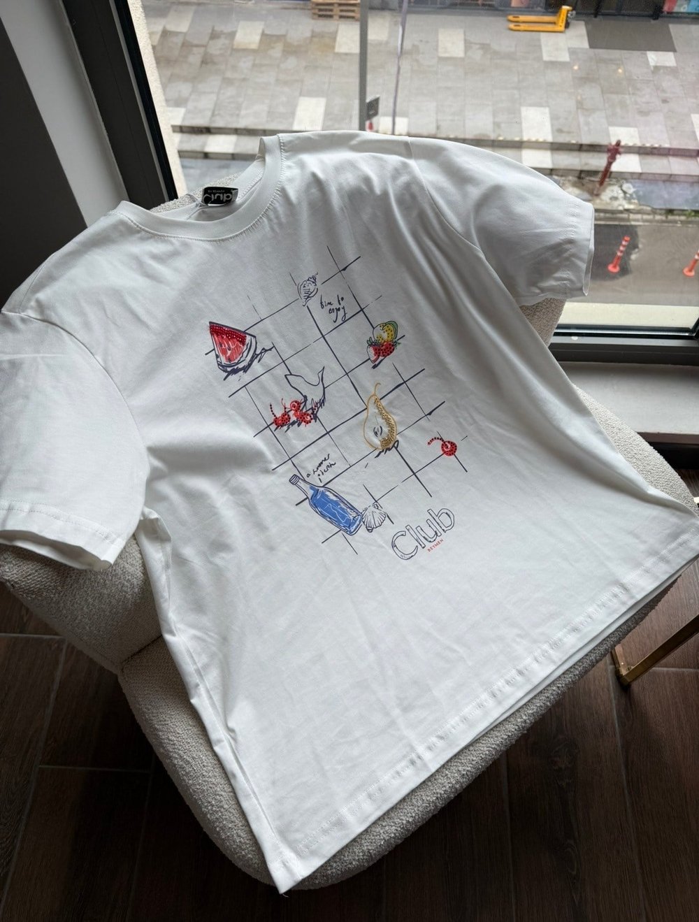 Taşlı ve Baskılı T-shirt