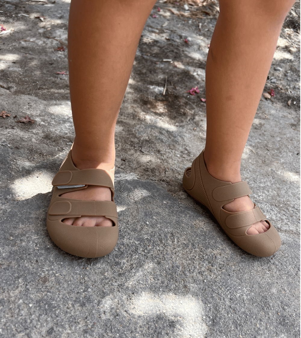Baboo Toe Jelly Yumuşacık Cırt Cırtlı Kız Erkek Bebek Çocuk Sandalet Kahverengi