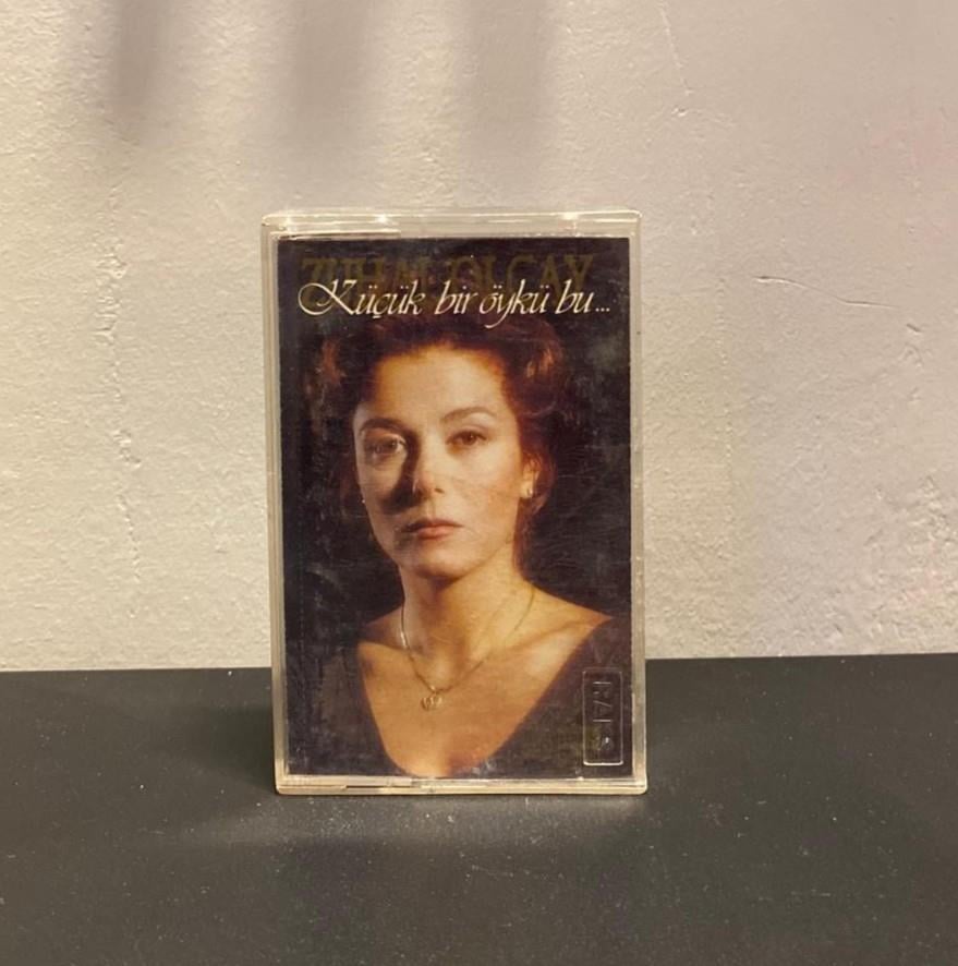 Zuhal Olcay - Küçük Bir Öykü Bu
