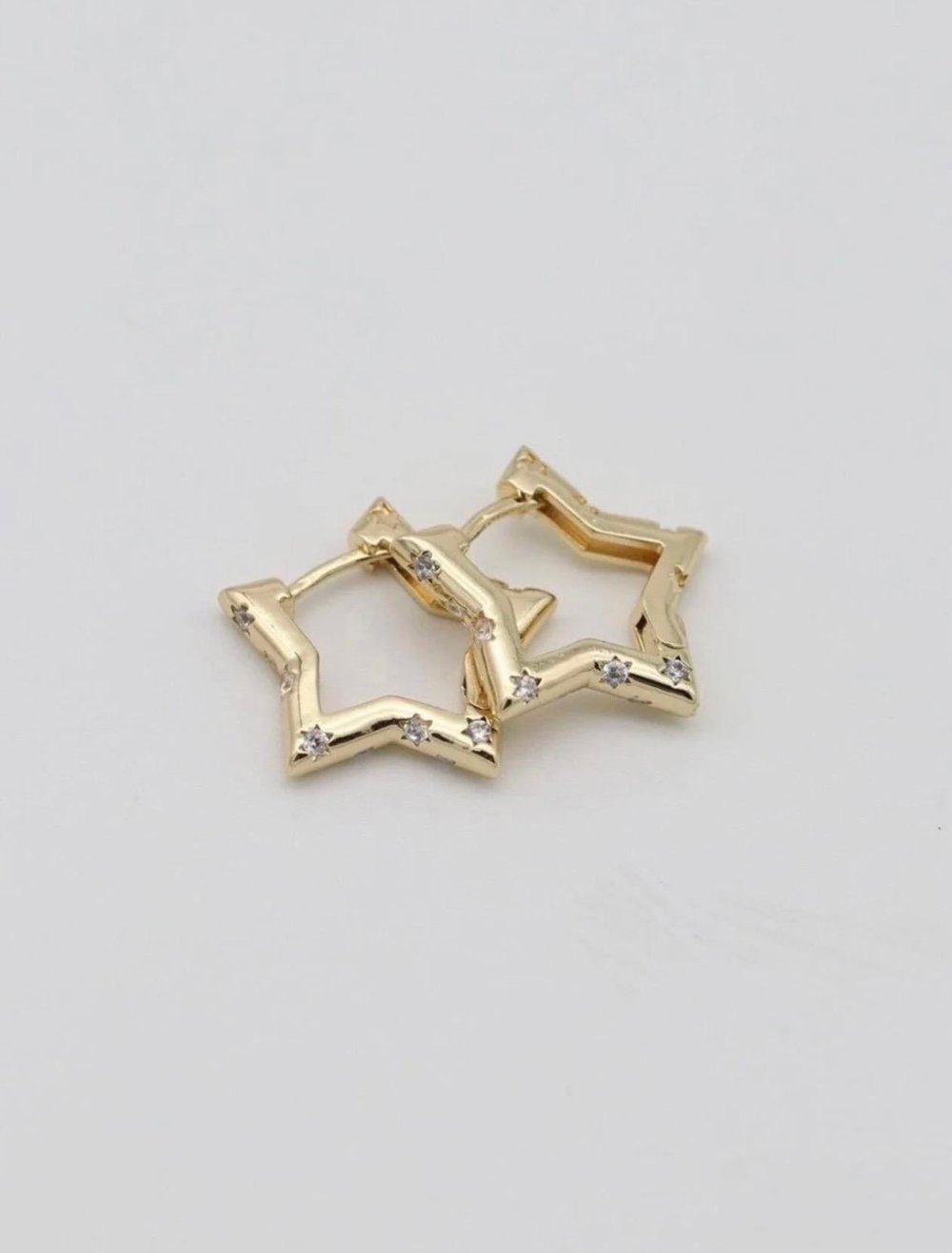 14K Gold Renk Çelik Yıldız Detaylı Taşlı Halka Küpe (17 mm)