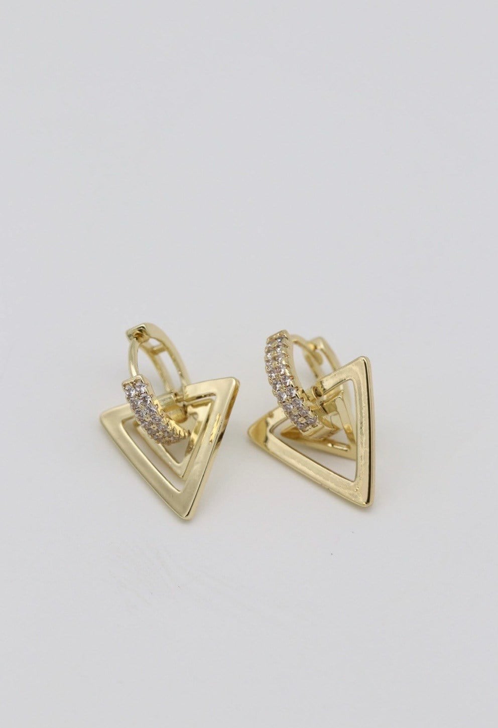 20 mm Taş Detaylı Üçgen Çelik Halka Küpe