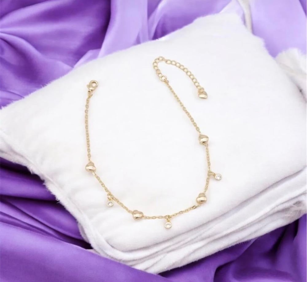 Çelik Kalp Detaylı Halhal Taşlı Tasarım